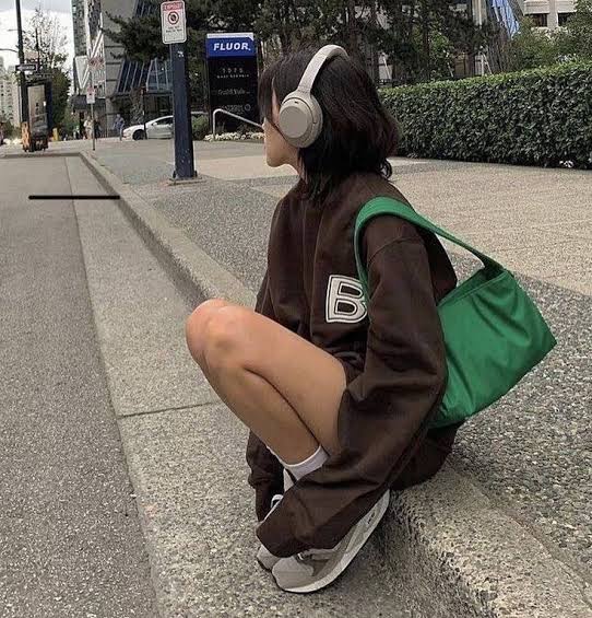 Harzardous substance that can cause cancer and feminisation of men found in all headphones tested